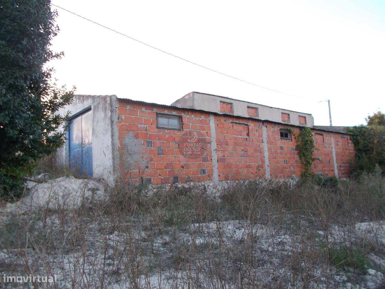 Armazém em 5.160 m2 de terreno c/ ribeiro. - Grande imagem: 2/18