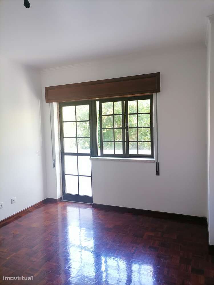 T3 Centro de Queijas, Oeiras. Com Parqueamento e Arrecadação.-29