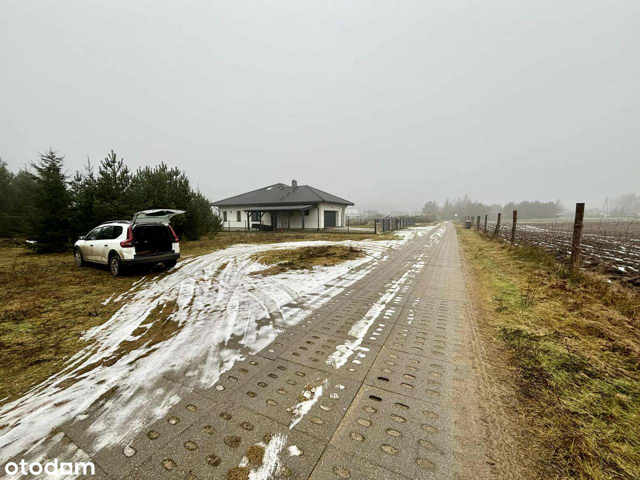 Pięknie położona działka wśród jezior i lasów-3