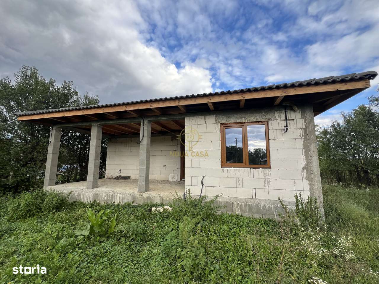 !LISTARE NOUA! Casa de vanzare in Comuna Lazuri /Teren 3800MP - Imagine principală: 2/6