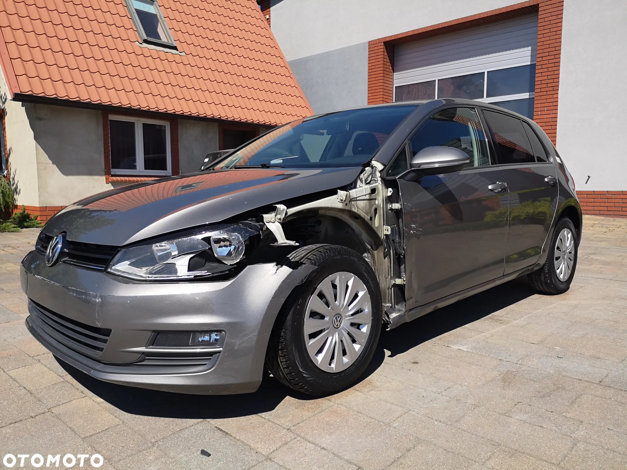 Volkswagen Golf 1.6 TDI BlueMotion Comfortline - 4