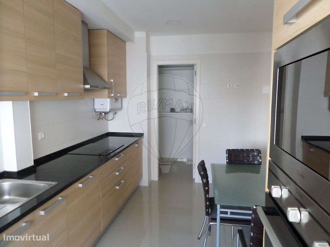 Apartamento T3 para arrendamento - Grande imagem: 2/50