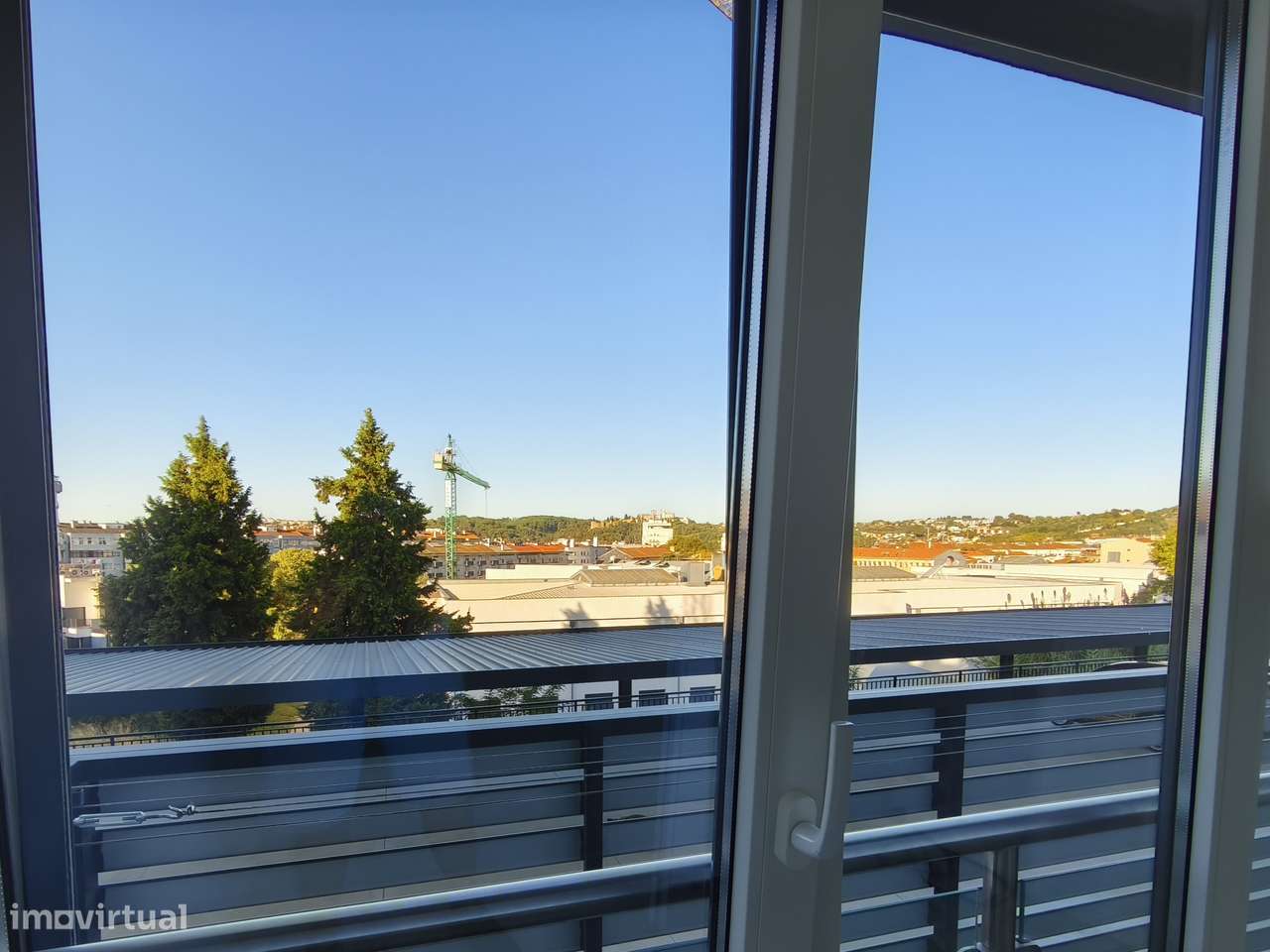 Apartamento T2 Novo c/ 2 Parques de Estacionamento-7