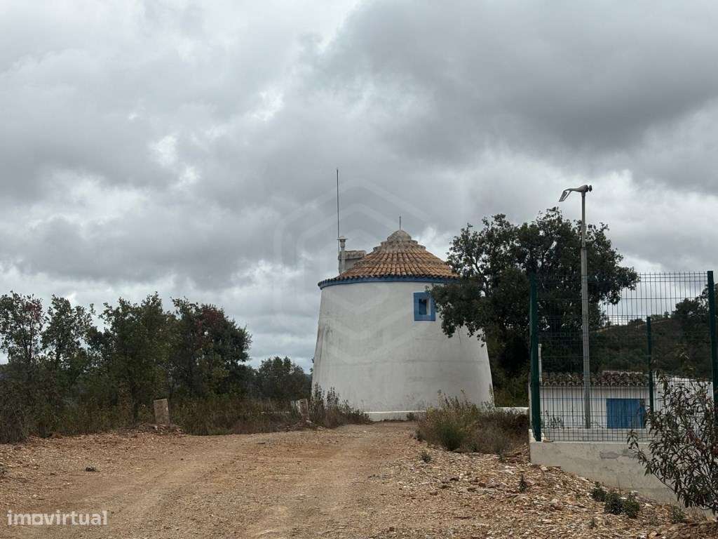Moinho de vento tradicional, Loulé, Algarve - Grande imagem: 5/26