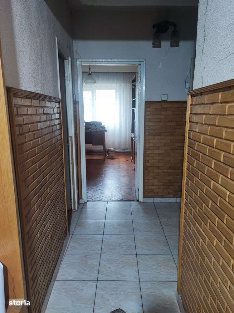 Apartament cu 3 camere decomandat zona Centru Gara bloc cadre  1990-4