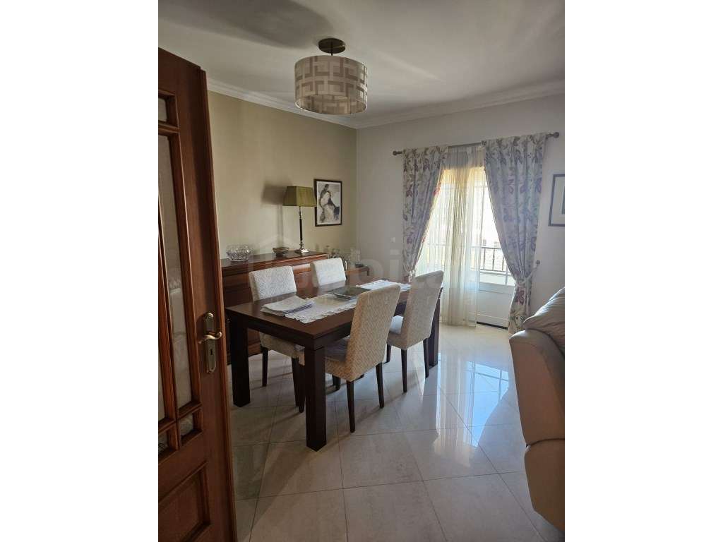 Apartamento T4 de Charme, Totalmente Mobilado, com Varandas, Suite,... - Grande imagem: 2/27