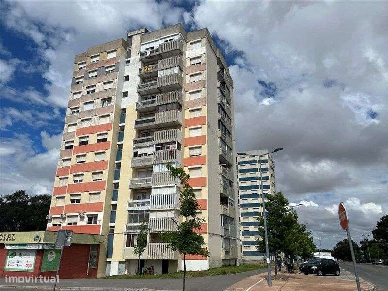 Apartamento T3 em Santo António da Charneca, Barreiro - Grande imagem: 3/9