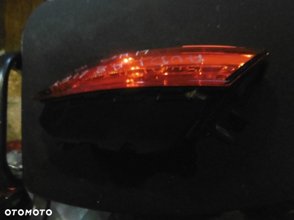 AUDI A8 LIFT LAMPA PRAWY TYŁ 4H0945096K - 4