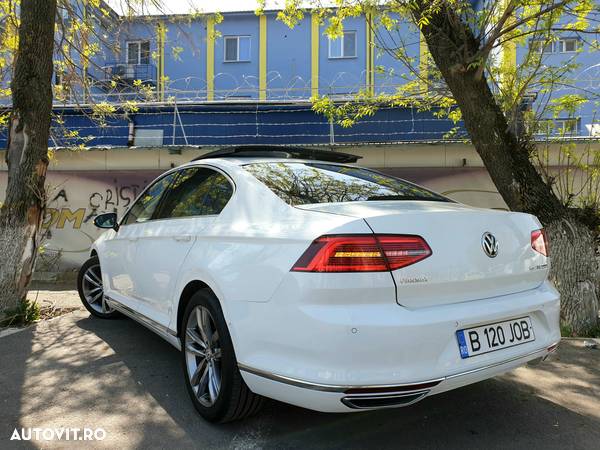 Volkswagen Passat - 2