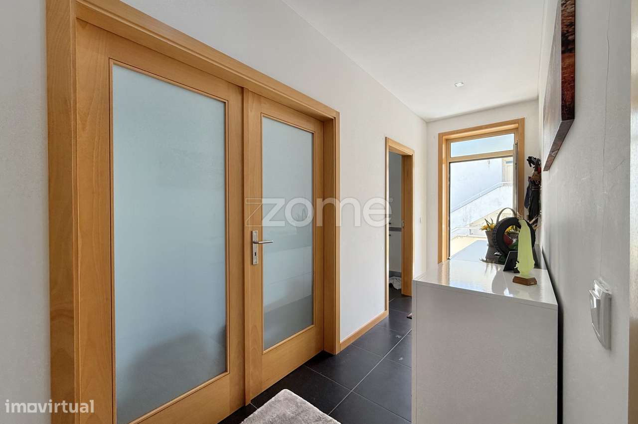 Andar moradia T3 em Arnoso (Santa Eulália) com garagem - Grande imagem: 4/32