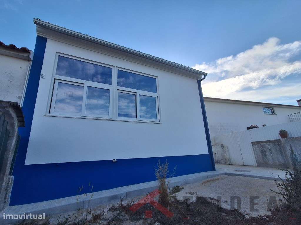 Moradia T3 totalmente remodelada perto das praias-23