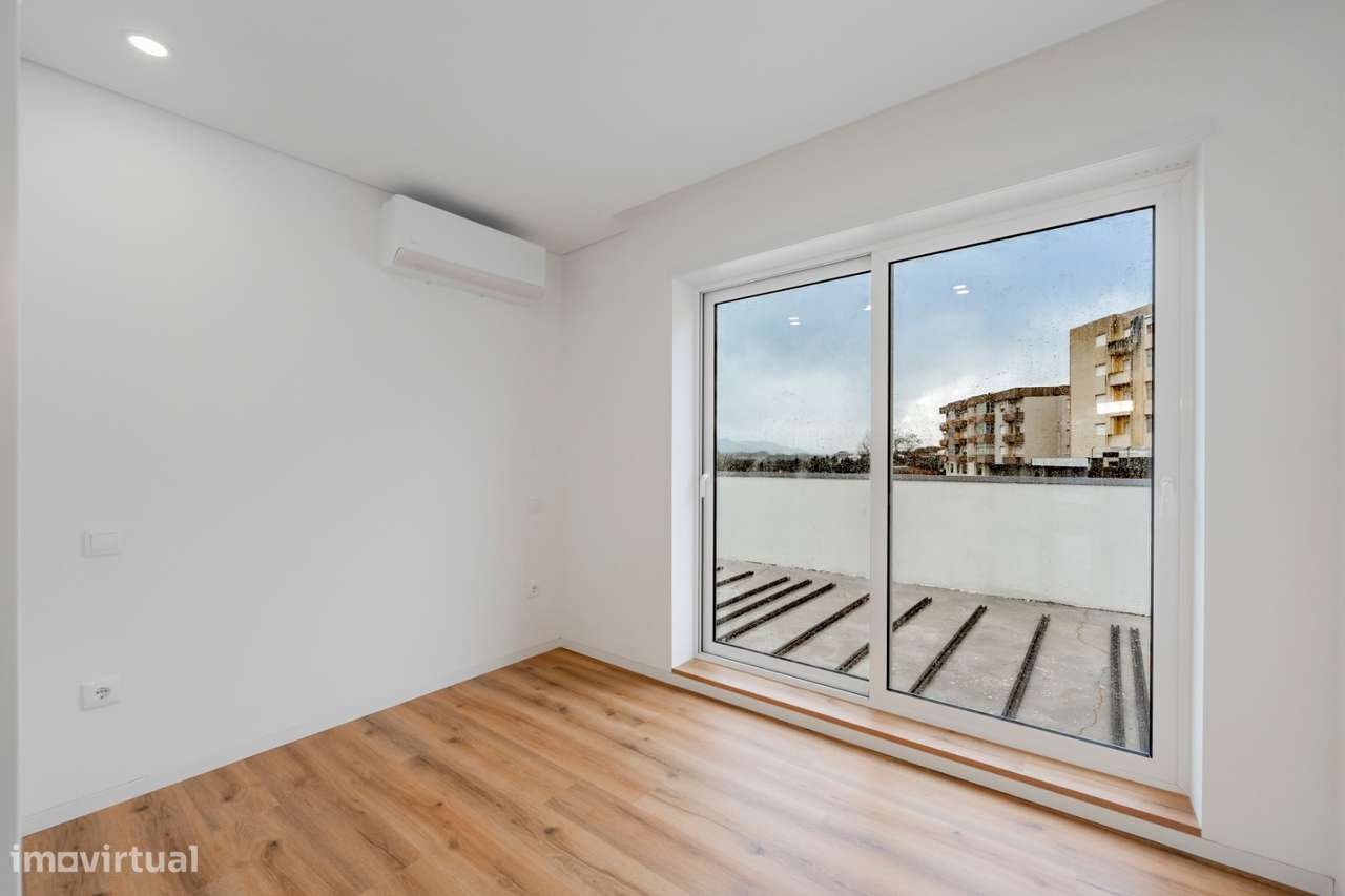 Apartamento T3 Novo com Terraço e Vista Senhora da Paz – Amares-11