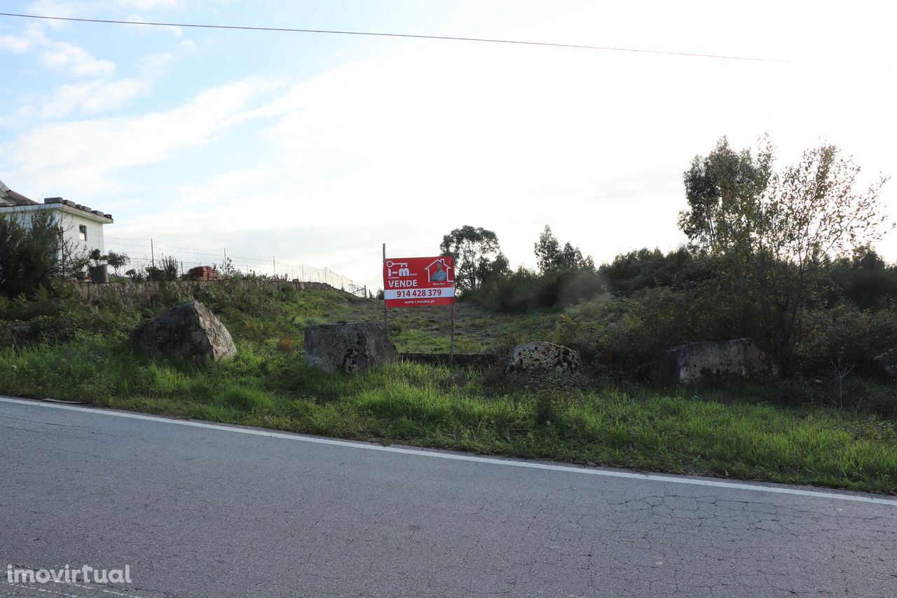 Lote de Terreno  Venda em Lustosa e Barrosas (Santo Estêvão),Lousada