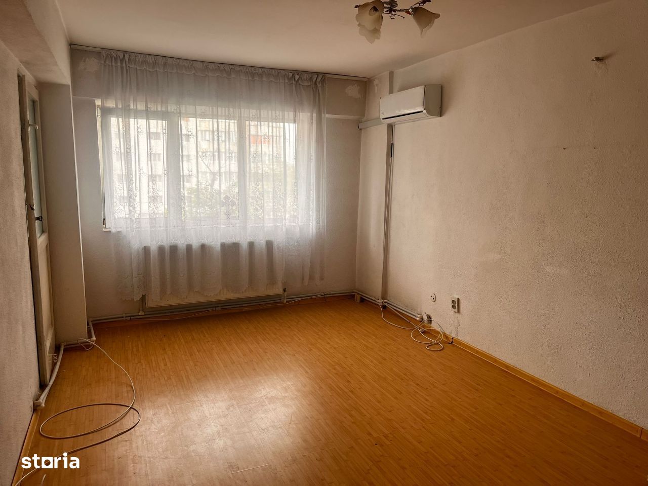 Apartament 4 camere cf 1 nedecomandat in zona Unirii Nord