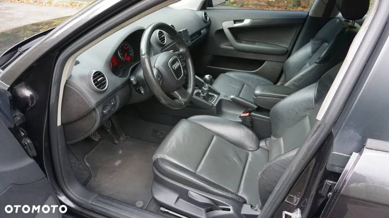 Audi A3 2.0 TDI Attraction - 10