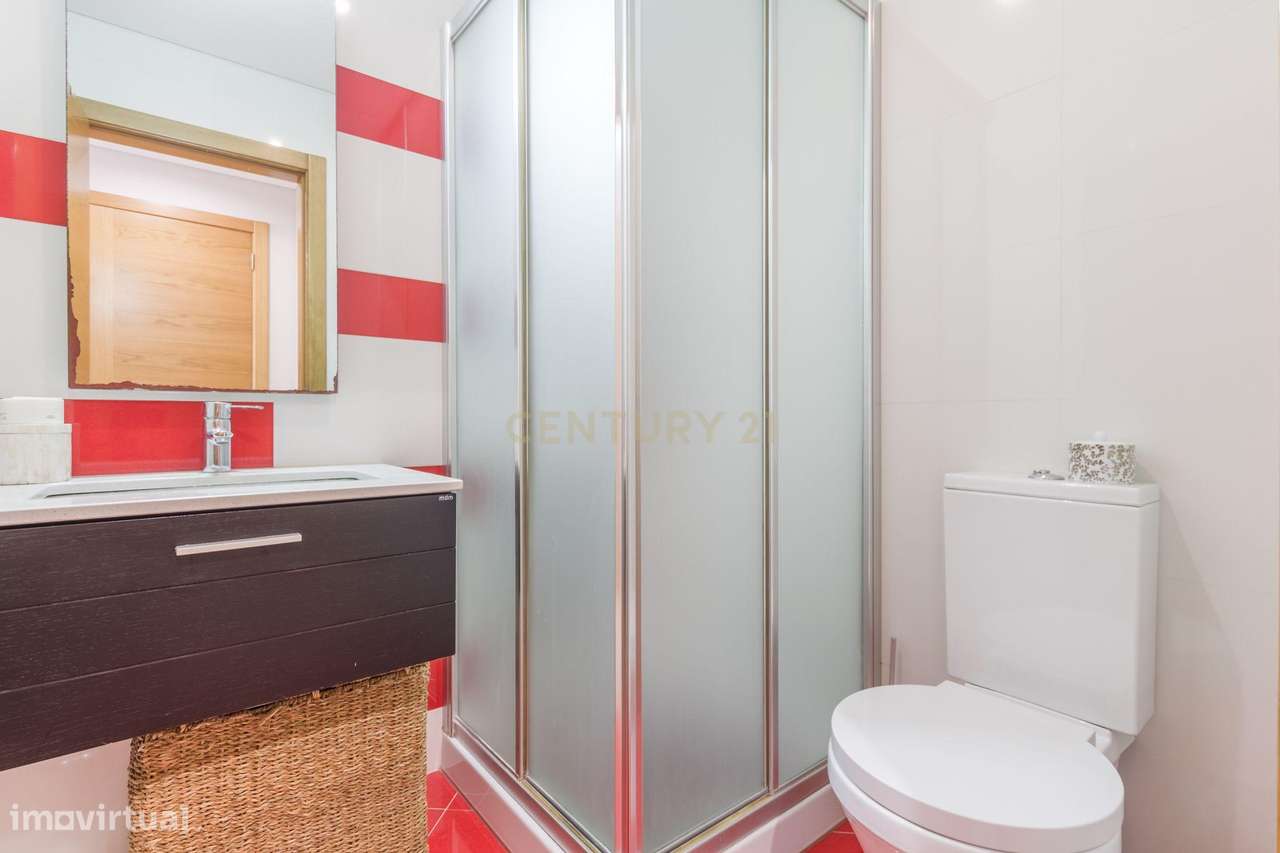 Apartamento T3 com Suíte, Arrecadação e Parqueamento – Conforto, Espaç-19