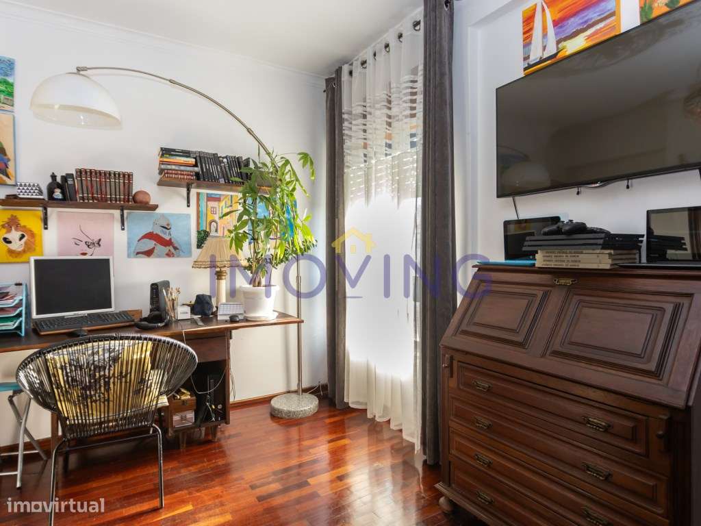 Apartamento T2 com parqueamento e arrecadação no Barreiro-25