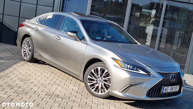 Lexus ES 300h Business Edition + - 11