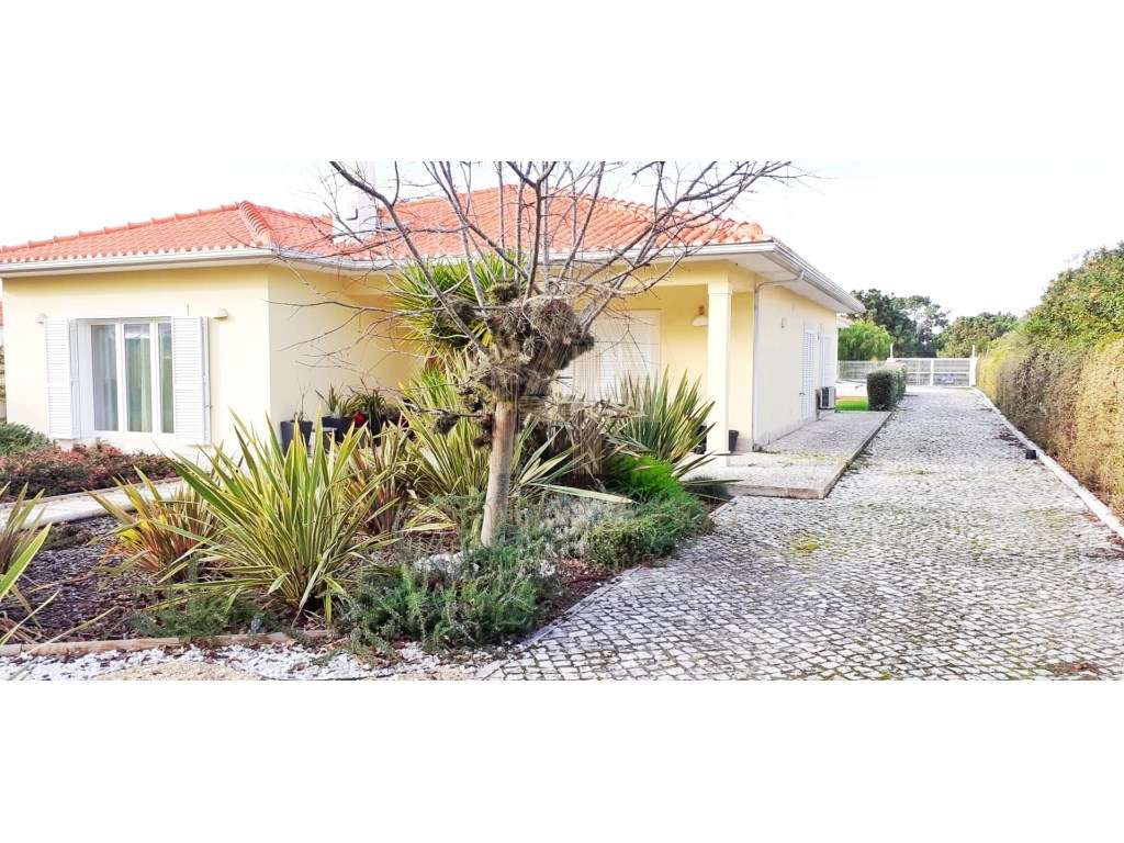 Excelente Moradia com anexo na Aldeia do Meco-26