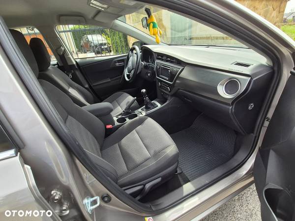 Toyota Auris 1.6 Premium Comfort - 15