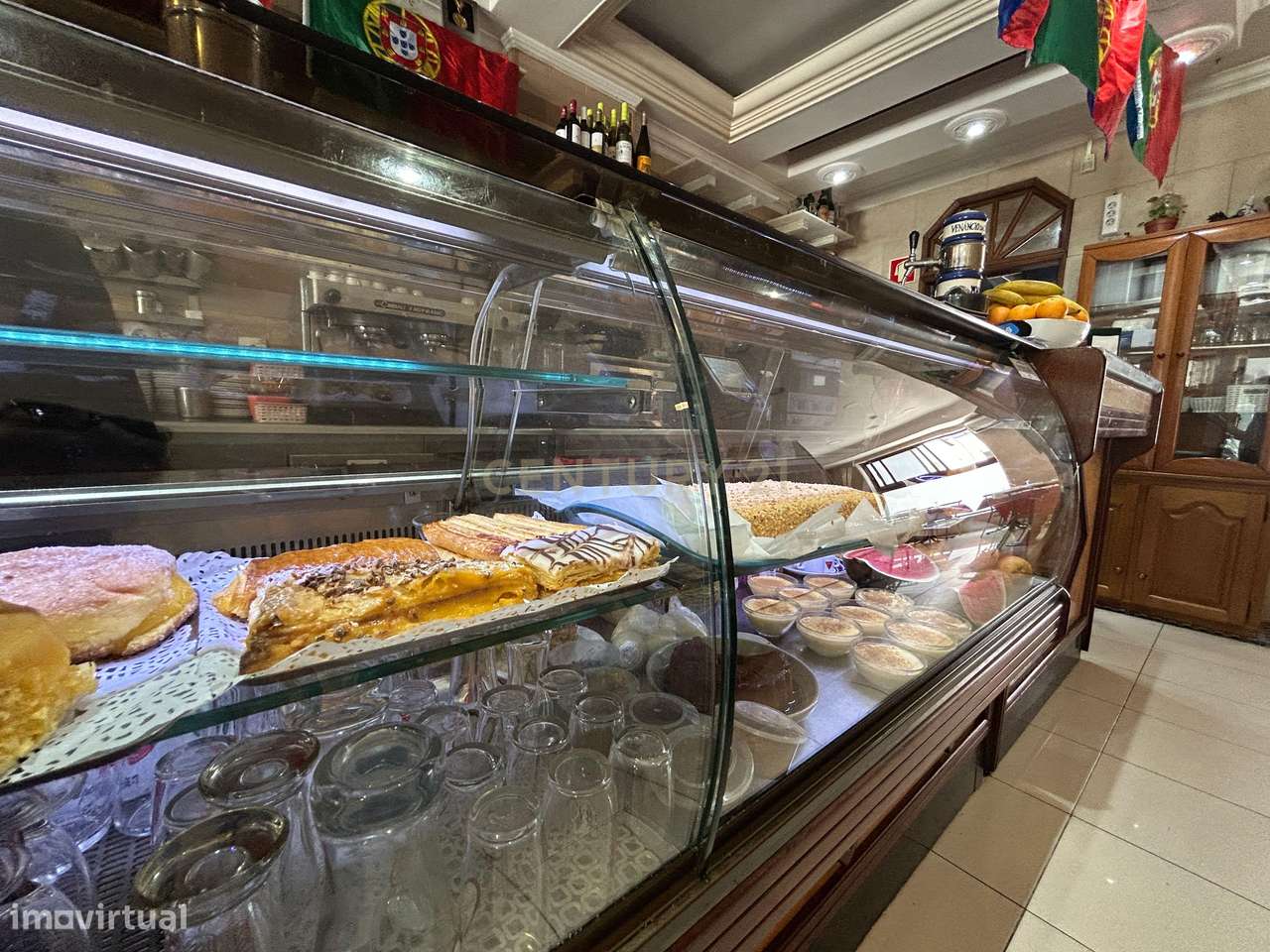 Espaço comercial à venda na zona nobre de Almada-6