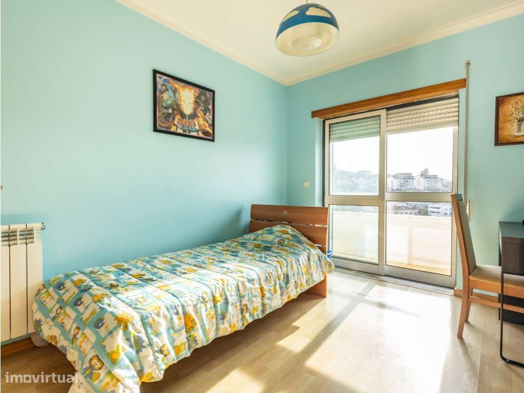 Apartamento T3 com sótão, em Coimbra-20