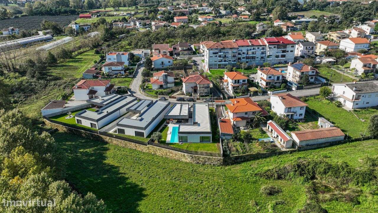 Fantástica Moradia T3+1-21