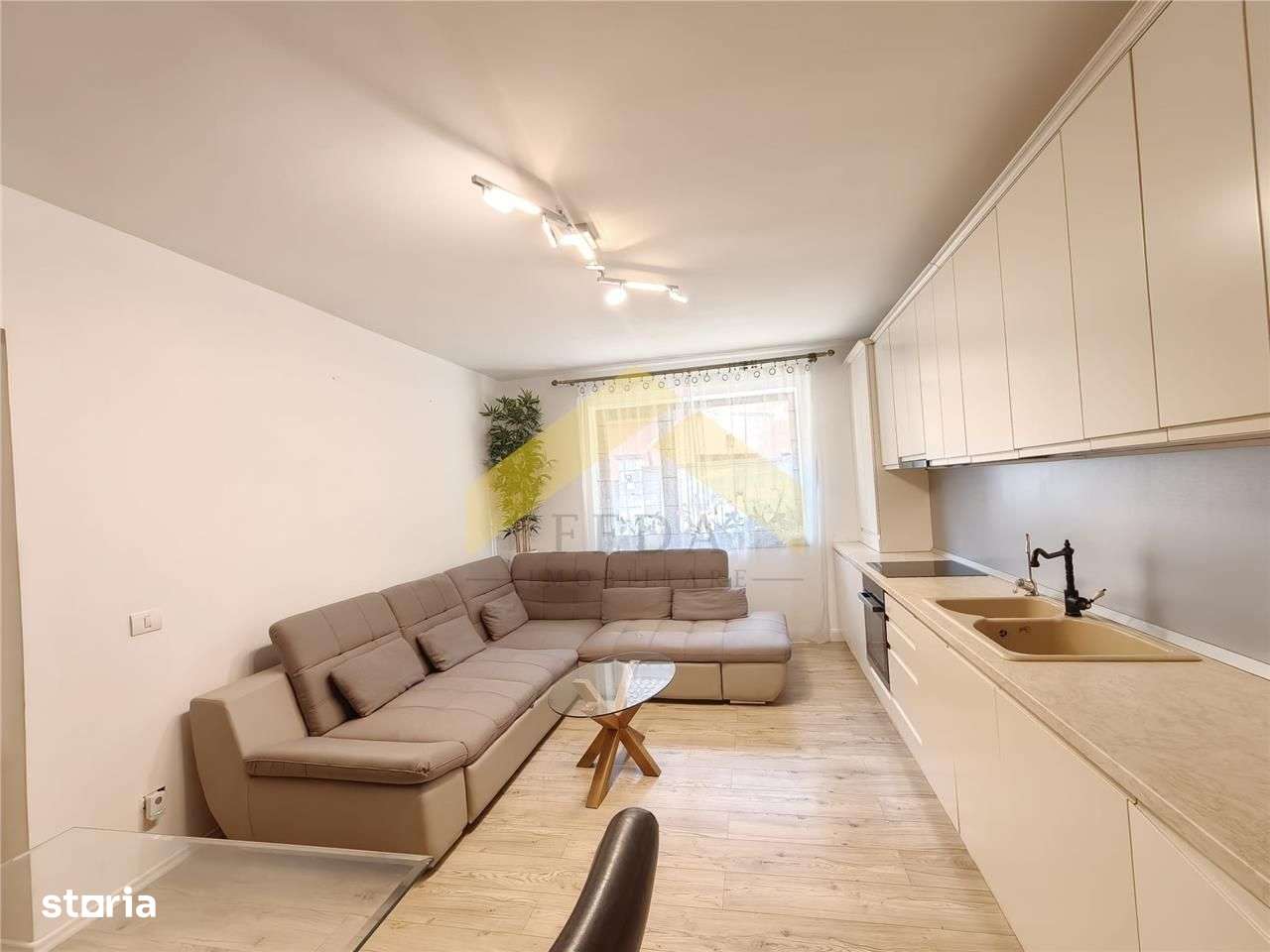 Apartament 3 camere de vanzare zona Bujac bloc NOU-9