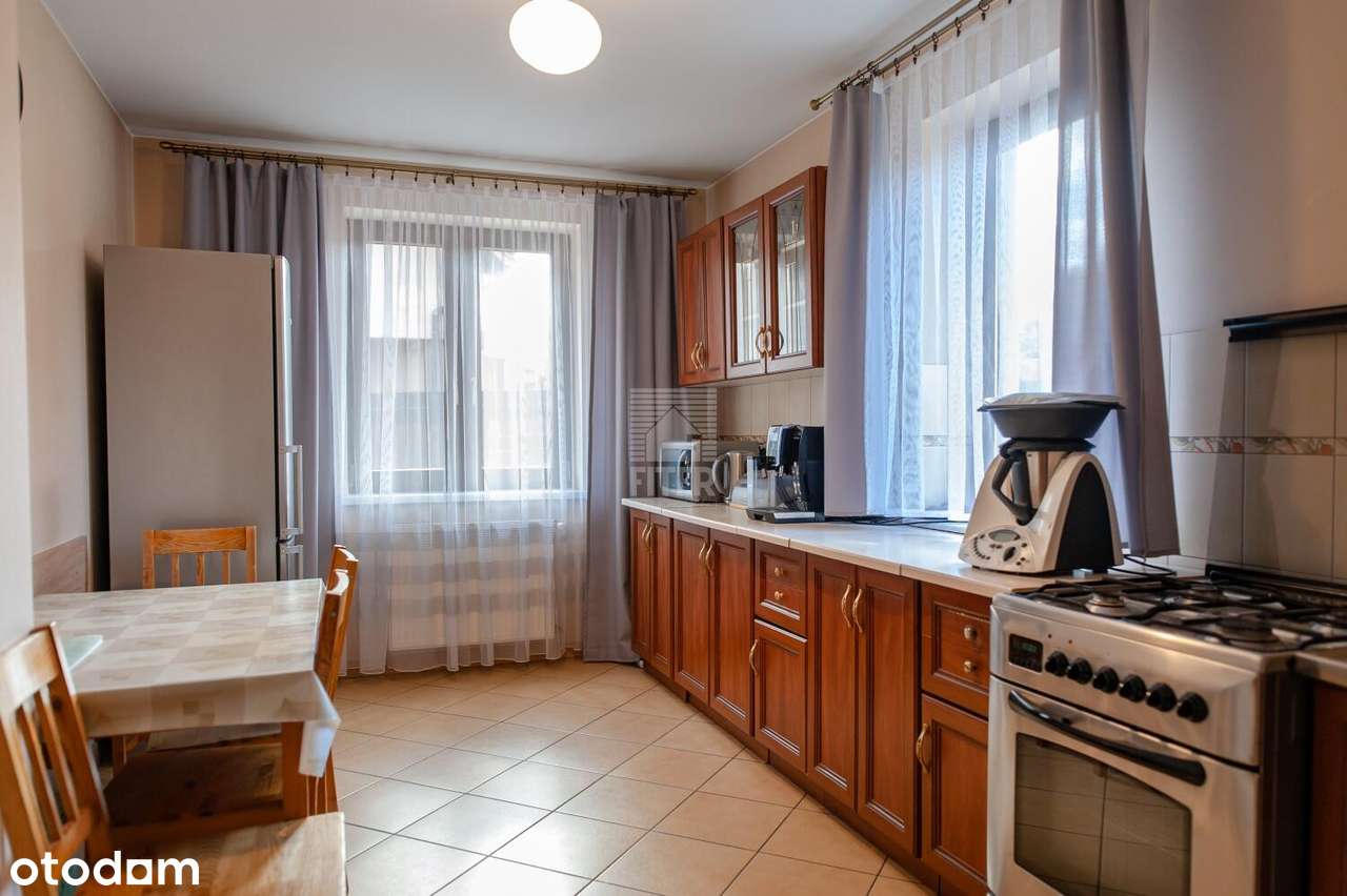 dom I Brzesko, ul. Sikorskiego I do wejścia-3