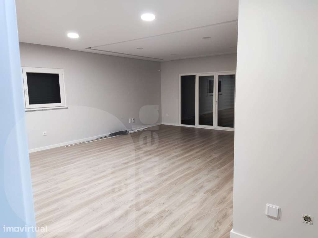 Moradia T3 isolada e térrea com garagem e piscina em Azeitão - Grande imagem: 3/6