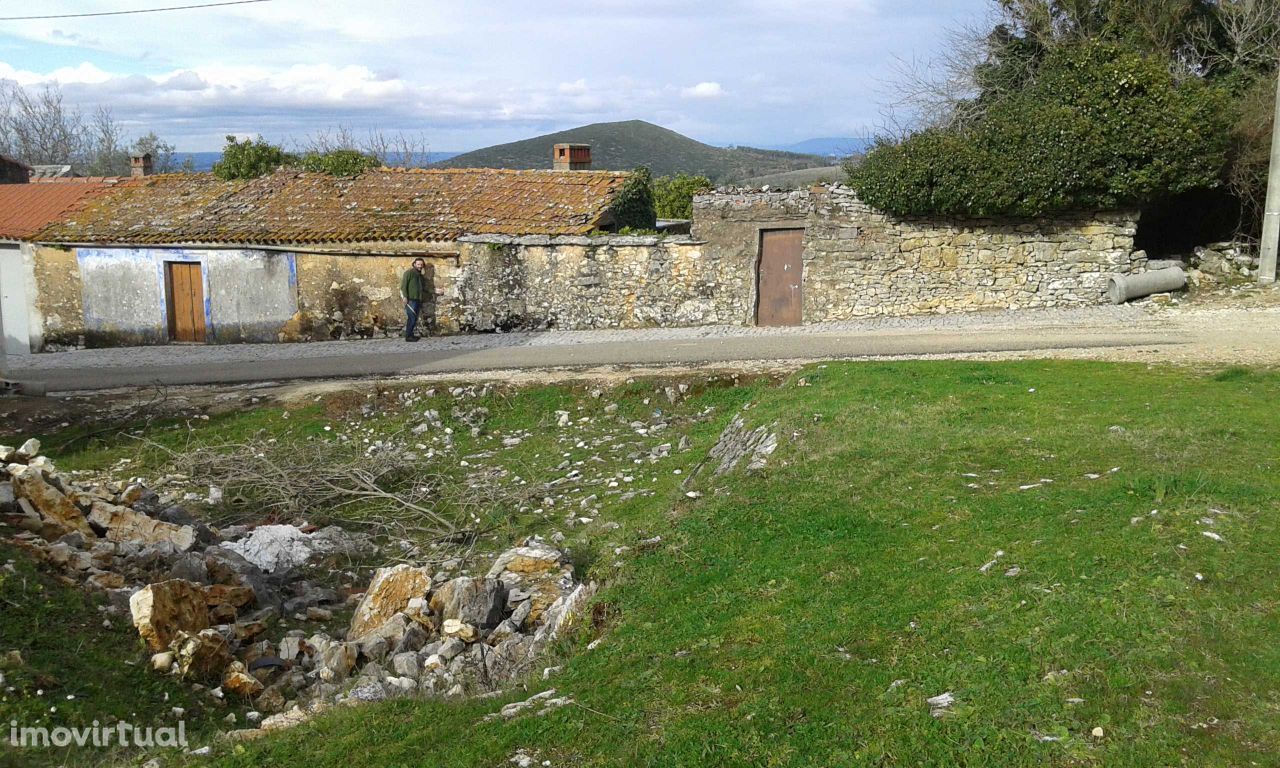 Casa e quintal em aldeia típica Casmilo - 20 quilómetros de Coimbra
