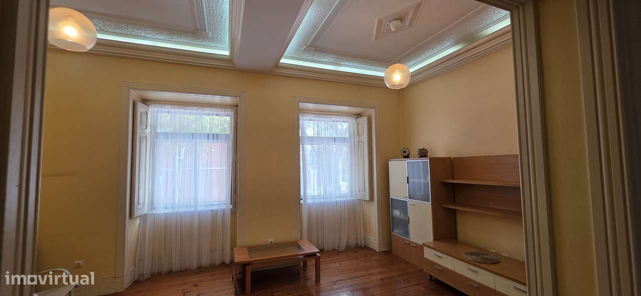 Fantástico T3 no centro de  Lisboa num Rés de chão com altura 1ºandar - Grande imagem: 5/20