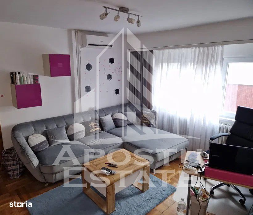 Apartament cu doua camere, de vanzare, in zona Polivalenta, Arad.