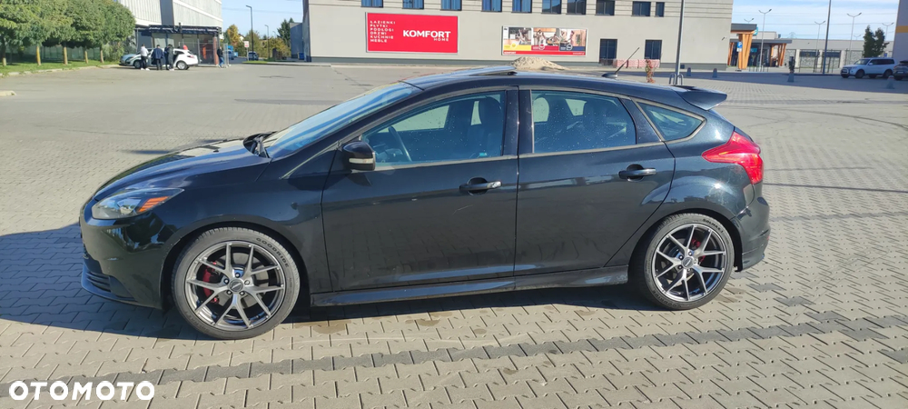 Ford Focus ST - 14