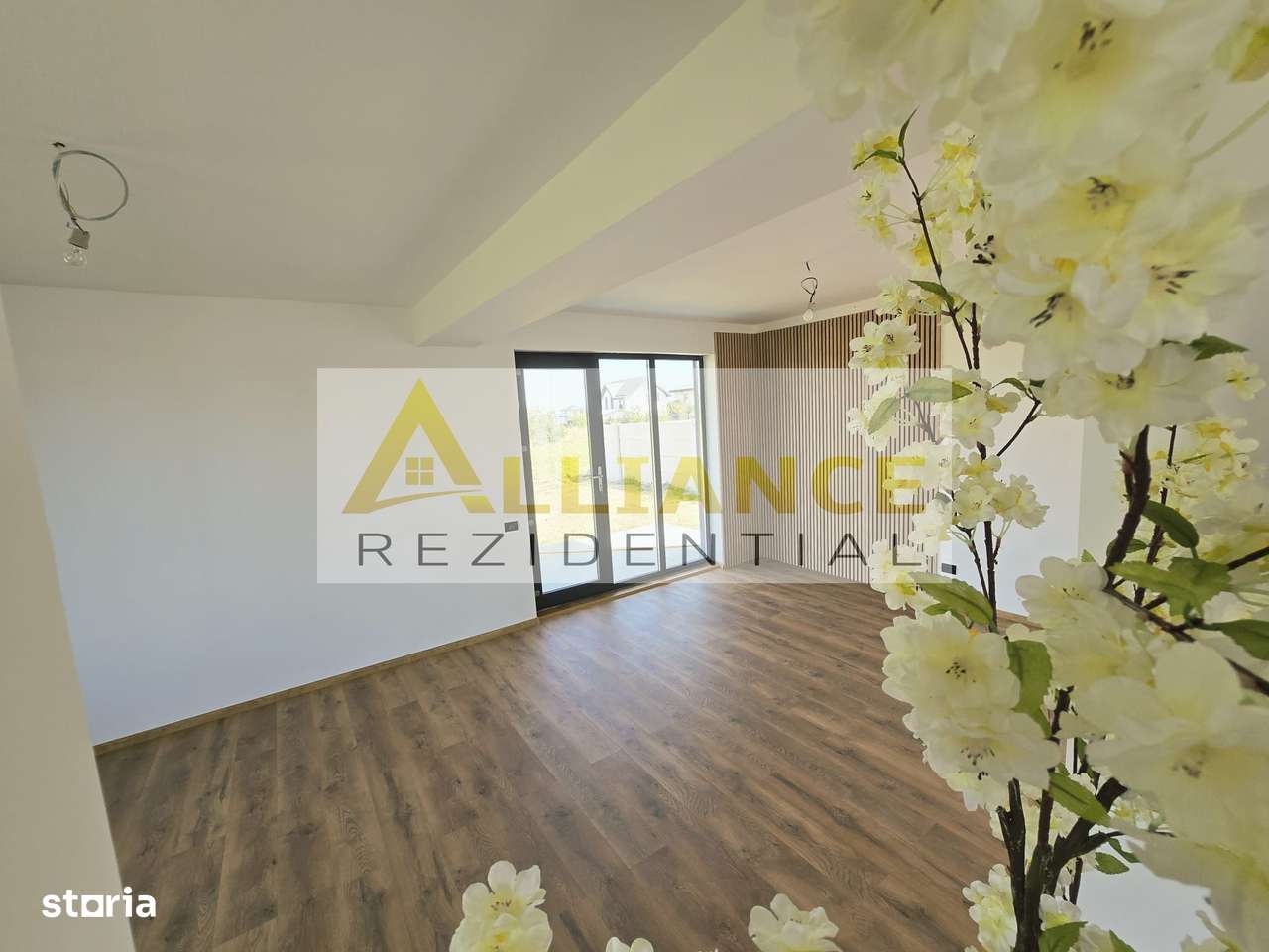CASA INDIVIDUALA 4 CAMERE - TEREN 422 MP - COMUNA BERCENI-2
