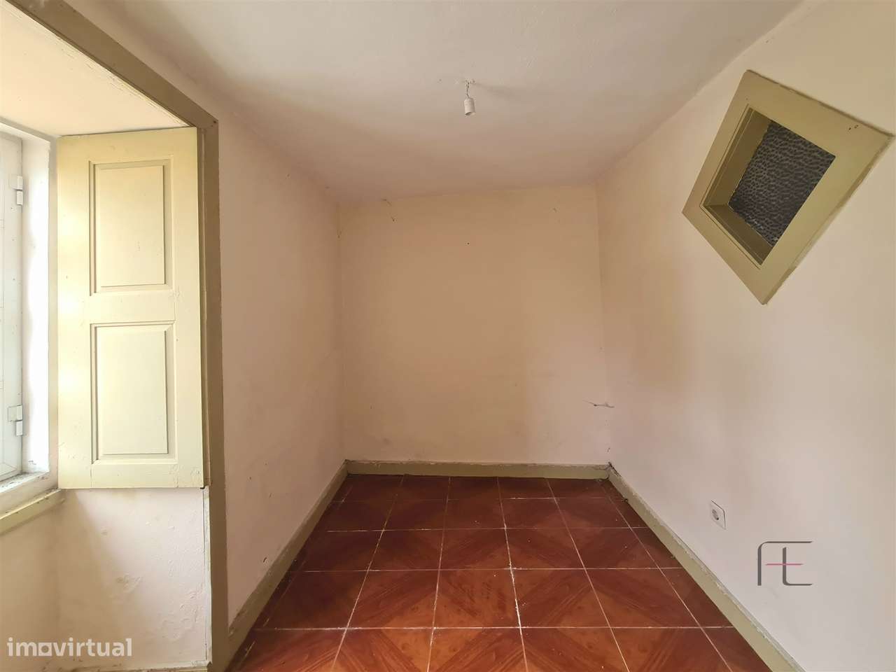 Moradia T3 Esmoriz para reabilitar-15