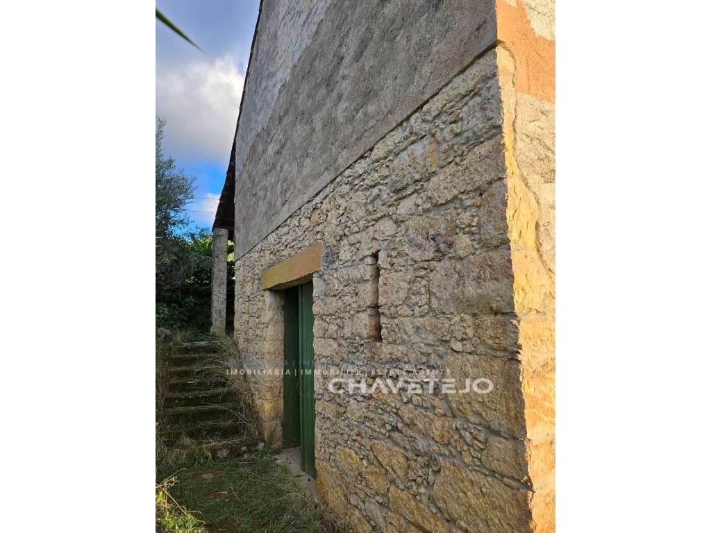 Quintinha com casa de campo em pedra para remodelar perto de bons a... - Grande imagem: 5/49
