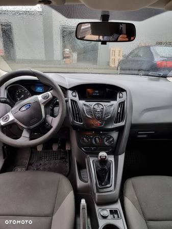Ford Focus 1.6 Edition - 6