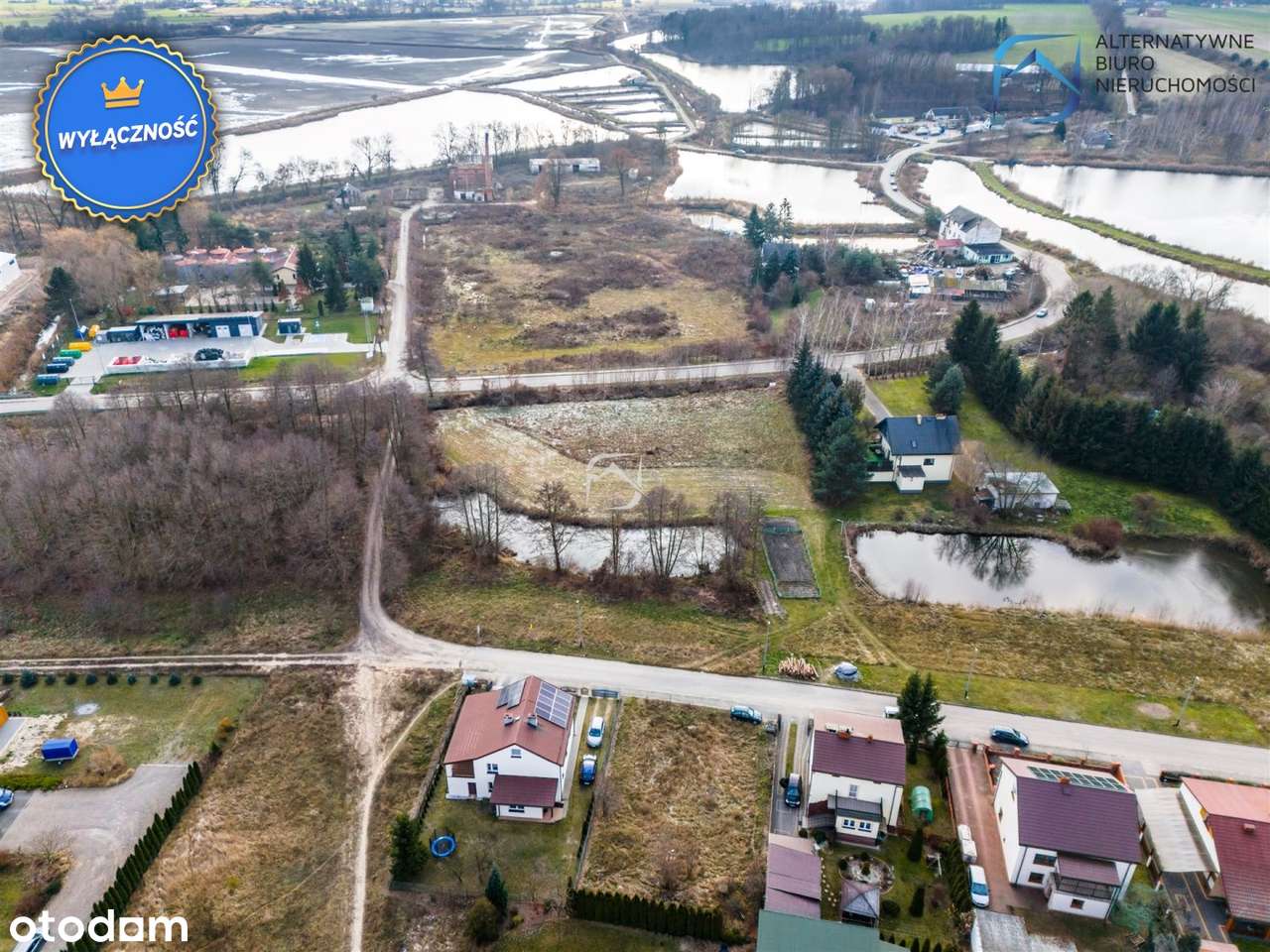 Piękna działka budowlano-usługowa ze stawem - Koc-8