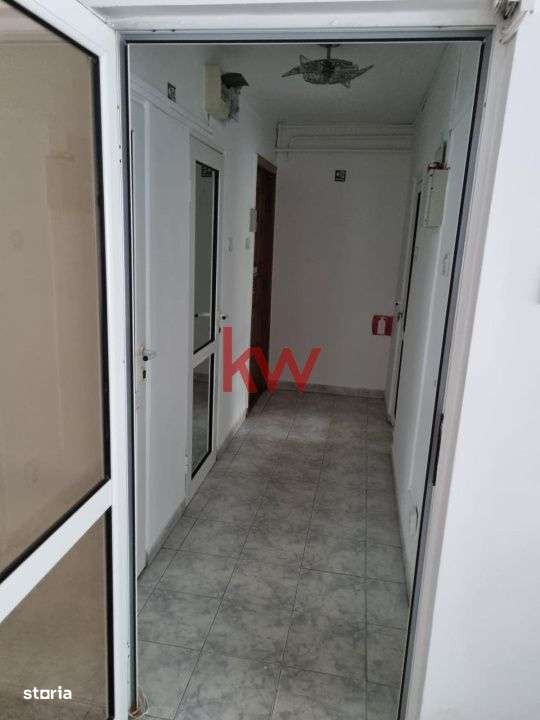 Spatiu comercial la bulevard, cu vad intens, Podu Ros, liber! - Imagine principală: 5/18