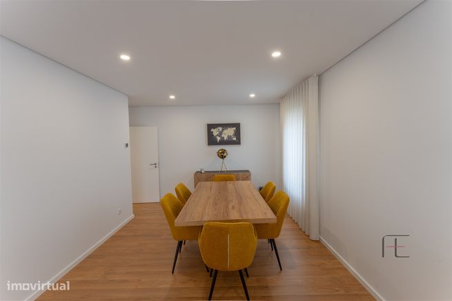 Apartamento T3 como novo, 2 lugares de garagem e 2 arrecadações, Esmor-3
