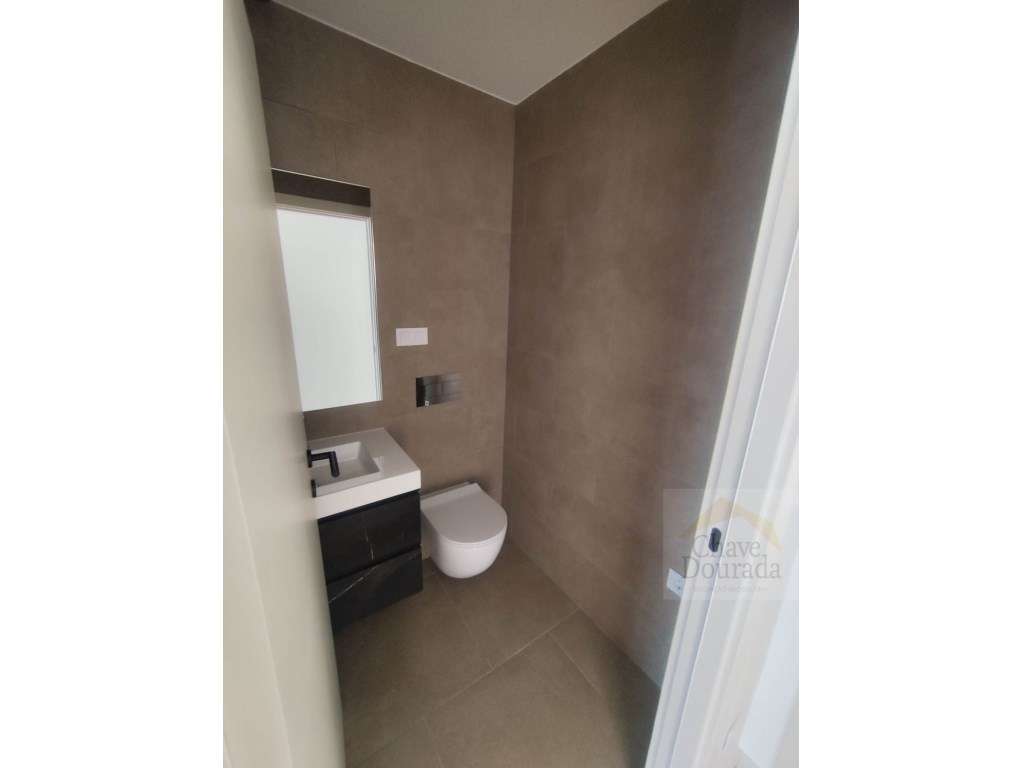 Apartamento T2 com 100m2 novo no Areeiro-14