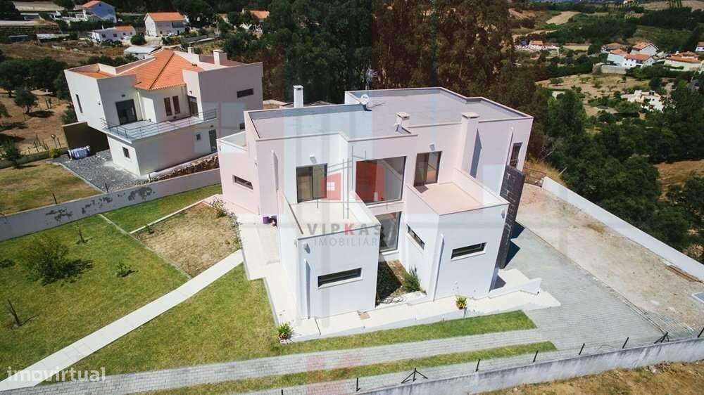 Moradia Contemporânea T5-24