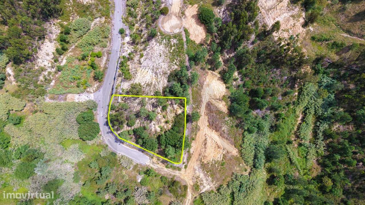 2 Terrenos Urbanos com Vista Panorâmica Ideal para Moradias de Luxo --13