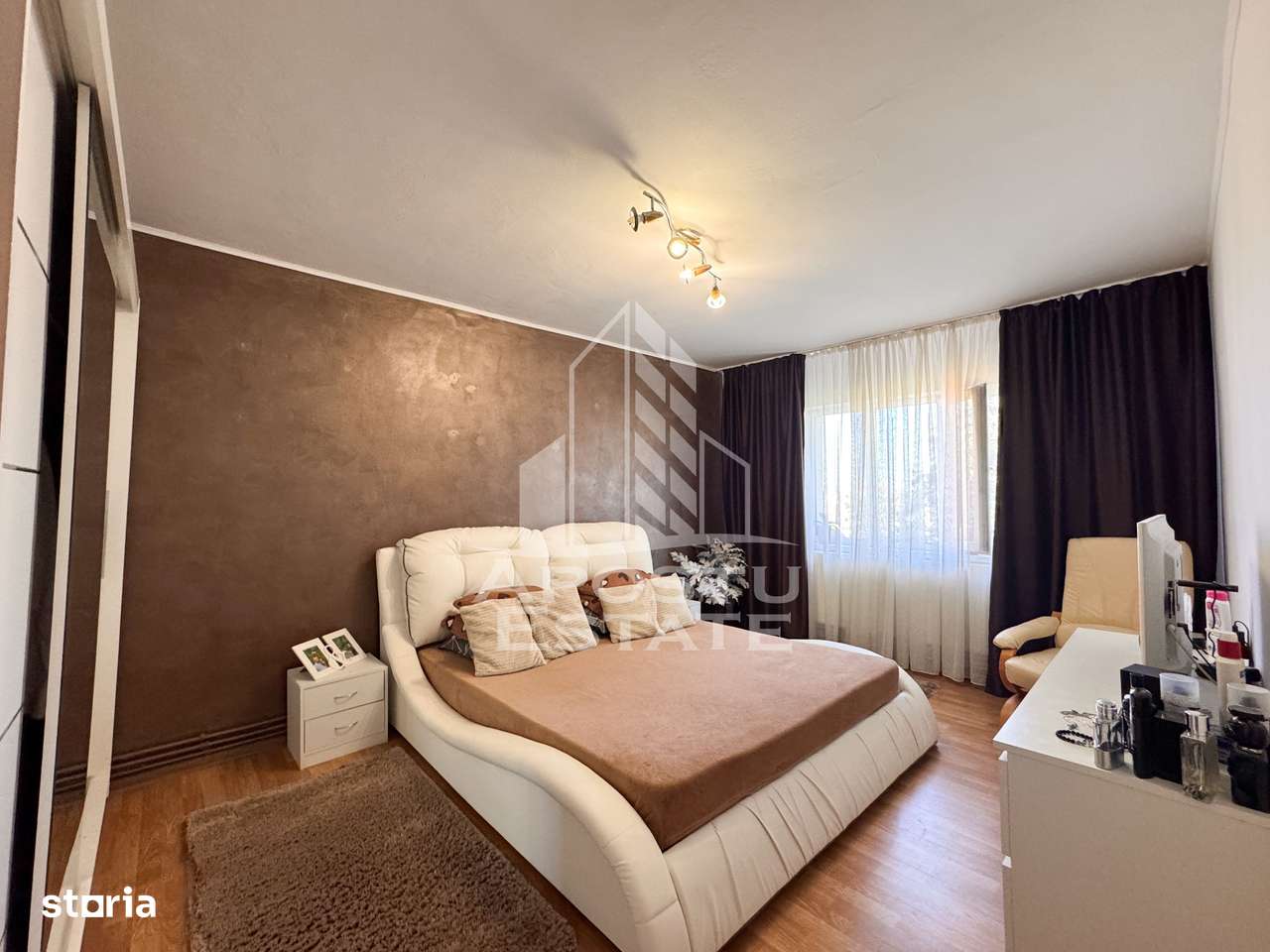 Apartament 4 camere | Decomandat | 80mp | Etaj 4/5 | La cheie | Turist - Imagine principală: 2/9