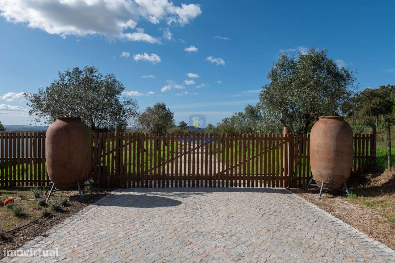 Moradia T3 Nova em fase de término da obra, com piscina, com possibili - Grande imagem: 2/22