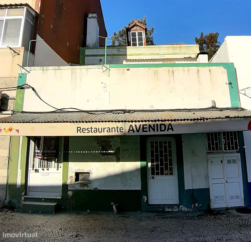 Prédio Misto para Investimento na Avenida dos Pescadores - Montijo-5