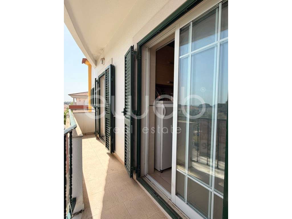 Apartamento T3 com Garagem e Arrecadação, em Aires-12