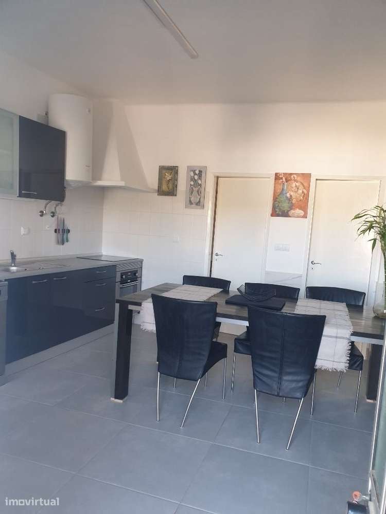 T2 isolado com ar condicionado e jardim em Olhão - Grande imagem: 3/15