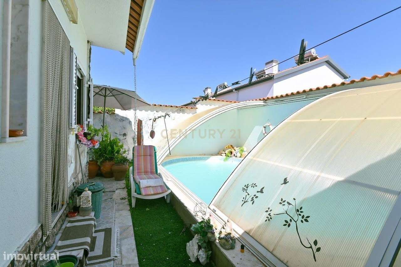 Espaçosa Moradia T3 na Quinta do Conde, Sesimbra-23